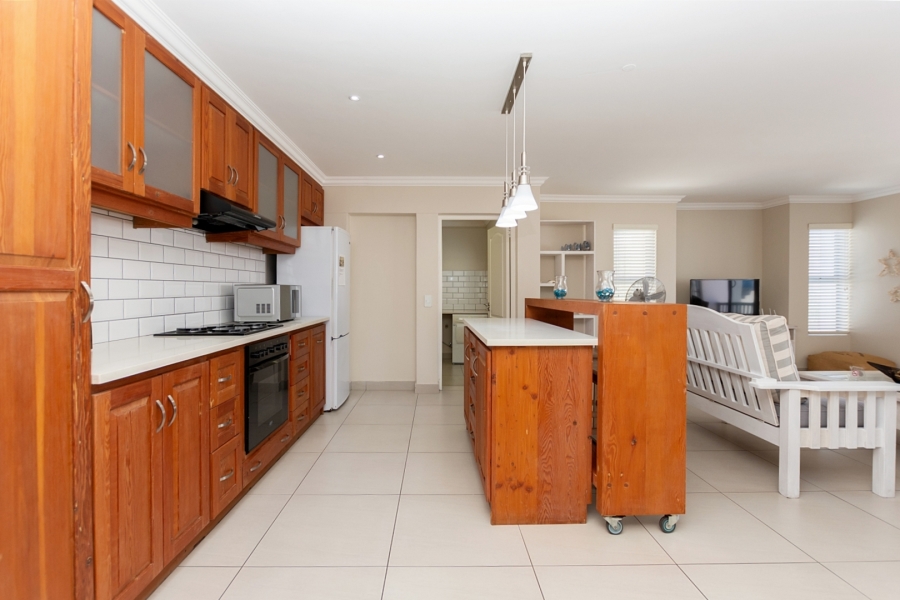 5 Bedroom Property for Sale in Paradise Beach Western Cape